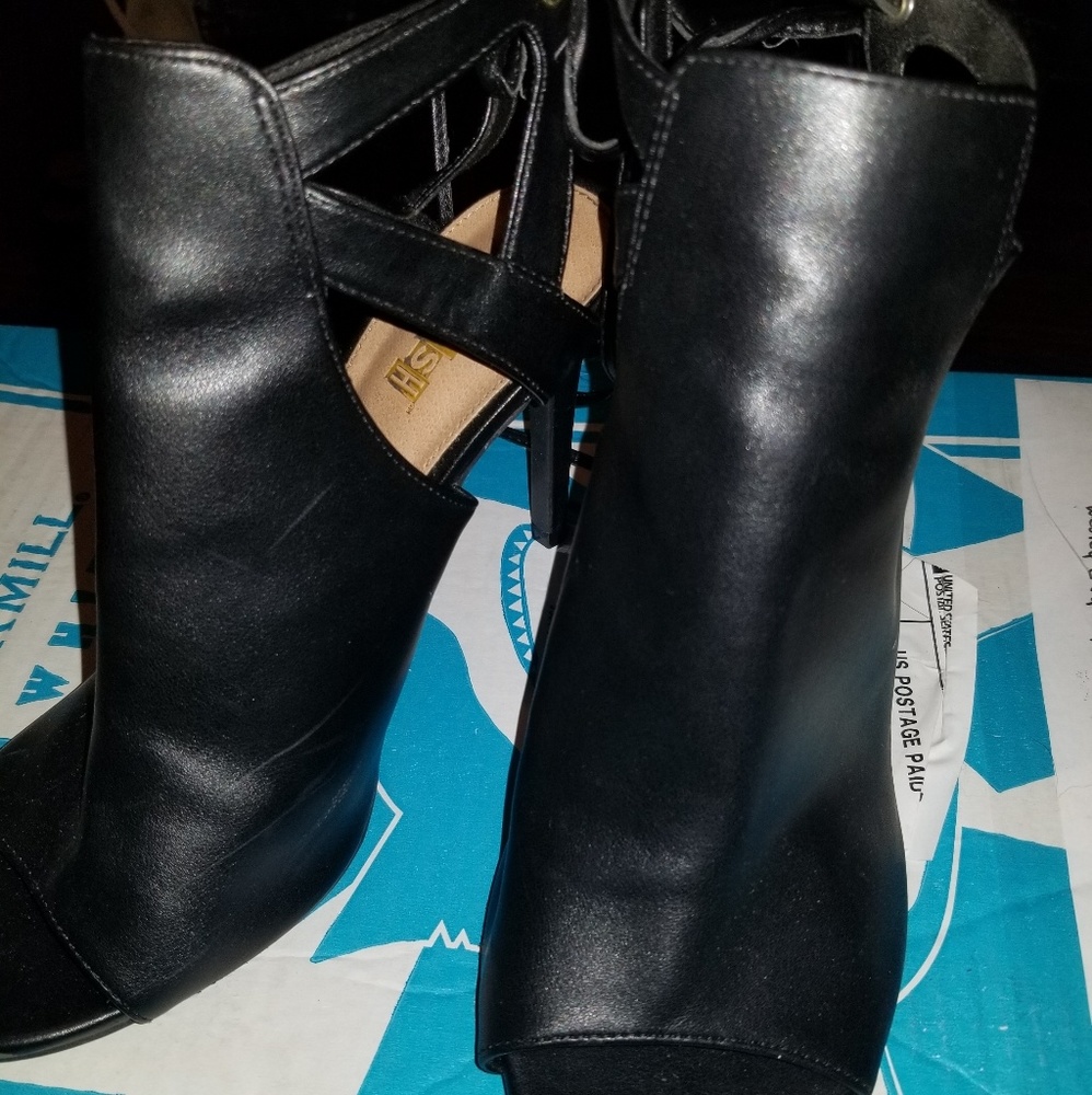 Peep toe heels